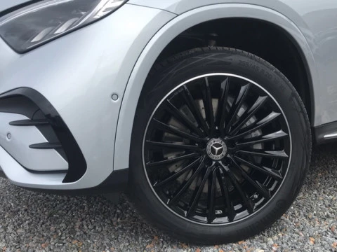 Mercedes-Benz GLC  300 de 4MATIC con tecnología híbrida