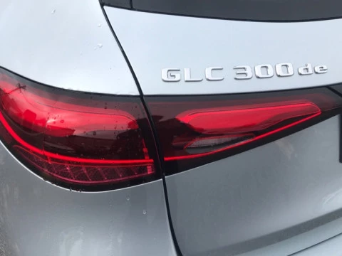 Mercedes-Benz GLC  300 de 4MATIC con tecnología híbrida