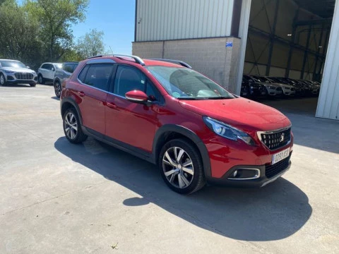 Peugeot 2008 Allure PureTech 110 S&S 6 Vel. MAN