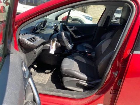 Peugeot 2008 Allure PureTech 110 S&S 6 Vel. MAN