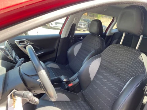 Peugeot 2008 Allure PureTech 110 S&S 6 Vel. MAN