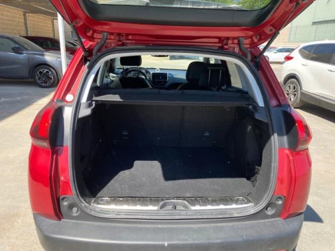 Peugeot 2008 Allure PureTech 110 S&S 6 Vel. MAN