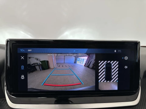 Peugeot 2008 Allure Gasolina 100 S&S 6 Vel. MAN