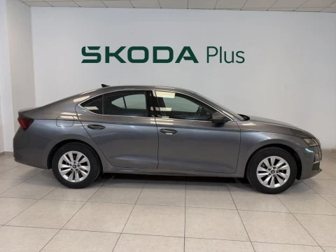 Skoda Octavia 1.5 TSI m-HEV Selection DSG 110 kW (150 CV)