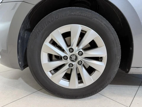 Skoda Octavia 1.5 TSI m-HEV Selection DSG 110 kW (150 CV)