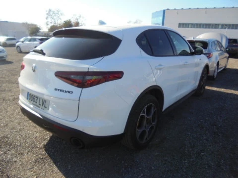 Alfa Romeo Stelvio 2.2 Diésel 140kW (190CV) Sprint+ Q4