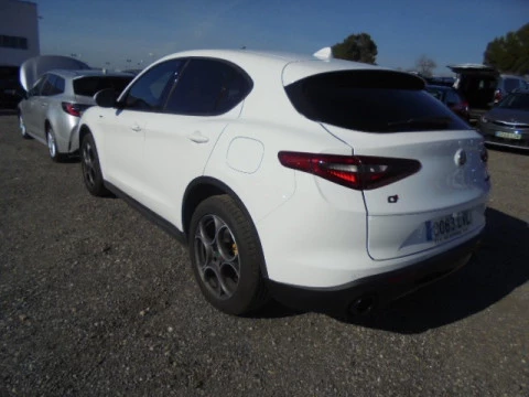 Alfa Romeo Stelvio 2.2 Diésel 140kW (190CV) Sprint+ Q4