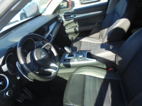 Alfa Romeo Stelvio 2.2 Diésel 140kW (190CV) Sprint+ Q4