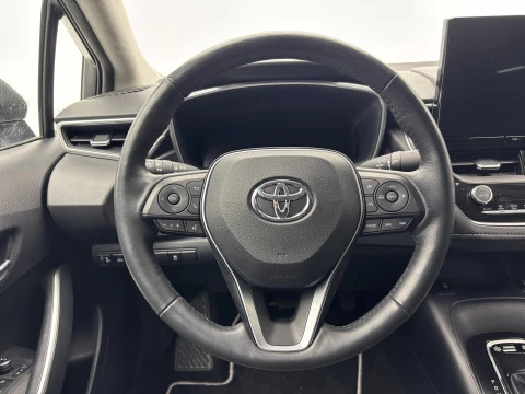 Toyota Corolla Sedán 140H STYLE