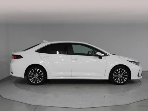 Toyota Corolla Sedán 140H STYLE