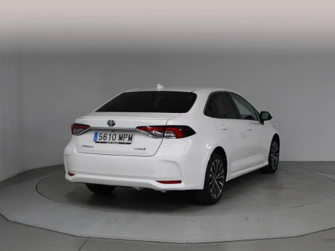 Toyota Corolla Sedán 140H STYLE