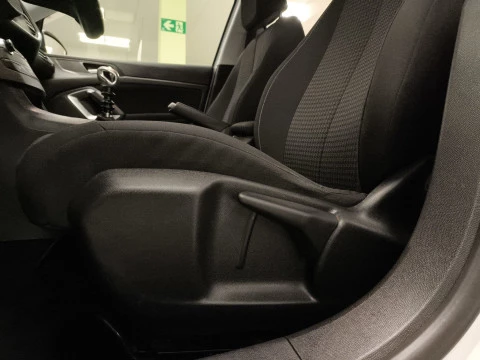 Peugeot 308 PureTech 130 SANDS Style 96 kW (130 CV)