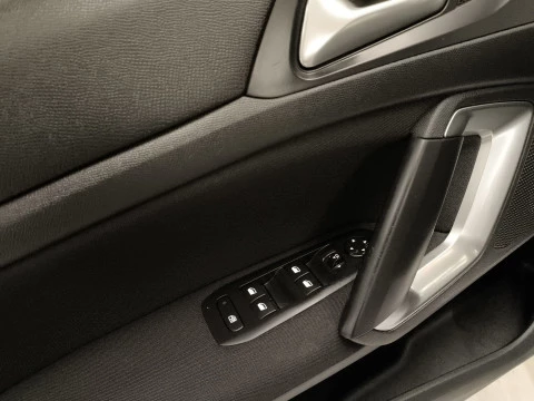 Peugeot 308 PureTech 130 SANDS Style 96 kW (130 CV)