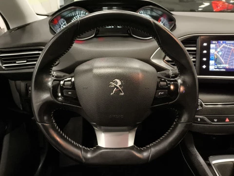 Peugeot 308 PureTech 130 SANDS Style 96 kW (130 CV)