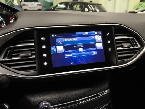 Peugeot 308 PureTech 130 SANDS Style 96 kW (130 CV)