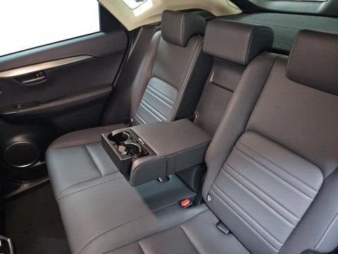 Lexus NX 2.5 300h Premium 2WD