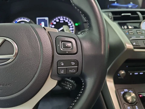 Lexus NX 2.5 300h Premium 2WD