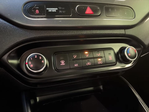 Kia Carens 1.6 GDi Concept 99 kW (135 CV)
