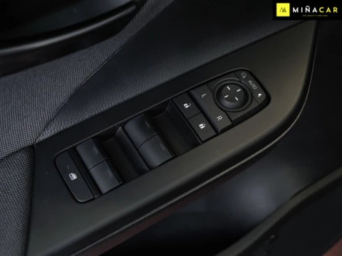 Toyota C-HR 1.8 Advance Hybrid 103 kW (140 CV)