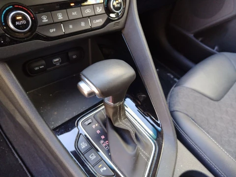 Kia Niro 1.6 GDi PHEV 104kW (141CV) Drive