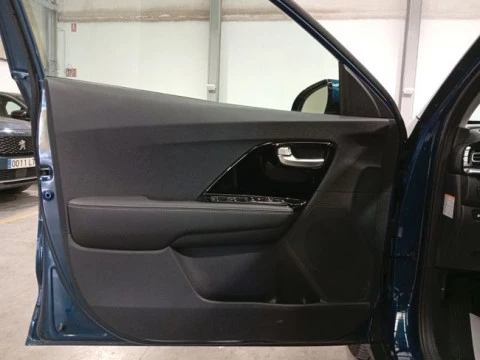 Kia Niro 1.6 GDi PHEV 104kW (141CV) Drive