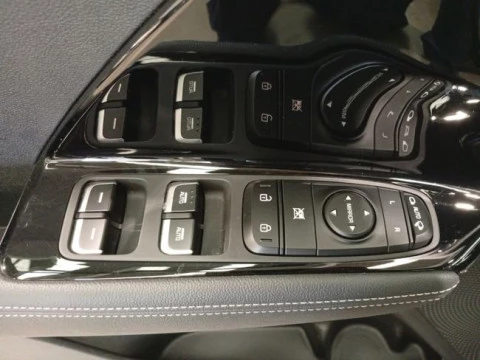 Kia Niro 1.6 GDi PHEV 104kW (141CV) Drive