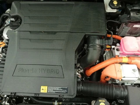 Kia Niro 1.6 GDi PHEV 104kW (141CV) Drive