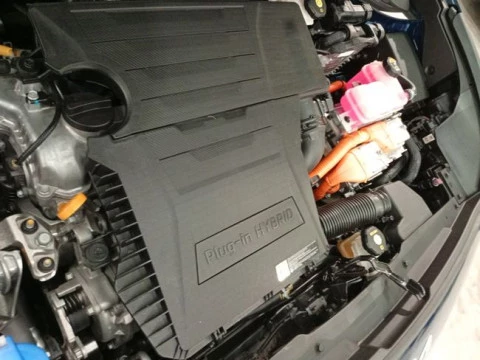 Kia Niro 1.6 GDi PHEV 104kW (141CV) Drive