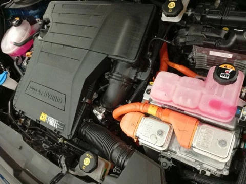 Kia Niro 1.6 GDi PHEV 104kW (141CV) Drive