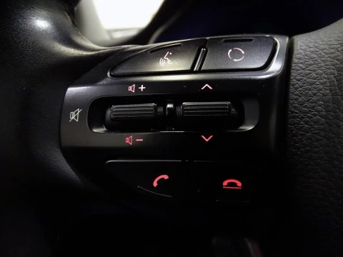 Kia Stonic 1.0 T-GDi 74kW (100CV) Drive