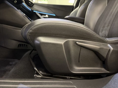 Peugeot e-2008 Electrico GT Pack 100 kW (136 CV)