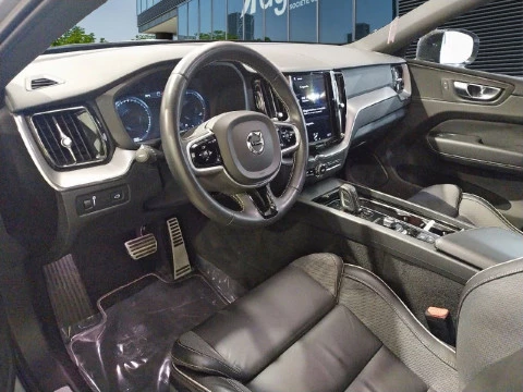 Volvo XC60 2.0 B4 D AWD R-Design Auto