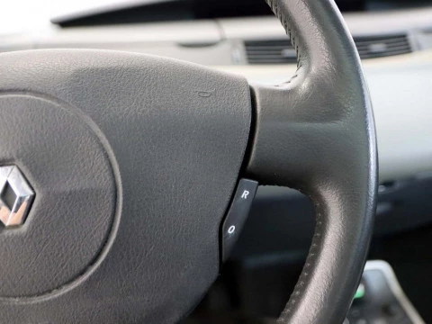 Renault GRAND ESPACE 2.2DCI 16V EXPRESSION 7 PLAZAS