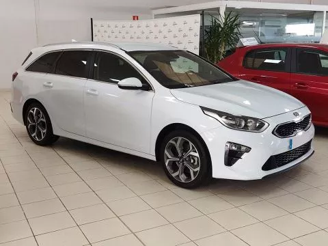 Kia Ceed fam. 1.0 T-GDI 88KW DRIVE TOURER 5P Kia Ceed fam. 1.0 T-GDI 88KW DRIVE TOURER 5P