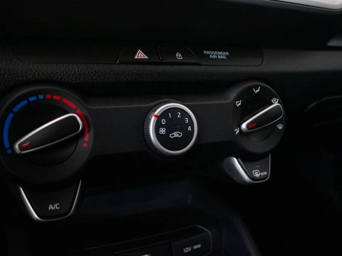 Kia Stonic 1.0 T-GDI MHEV IMT 74KW CONCEPT 5P