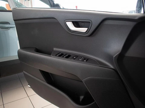 Kia Stonic 1.0 T-GDI MHEV IMT 74KW CONCEPT 5P