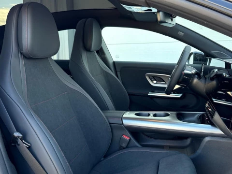 Mercedes-Benz CLA  250+ con tecnologia EQ