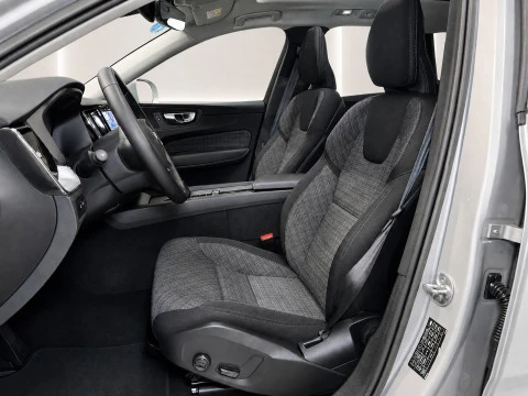 Volvo XC60 2.0 T6 AWD Recharge Core Auto