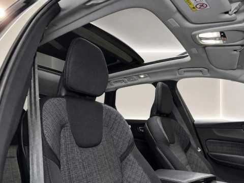 Volvo XC60 2.0 T6 AWD Recharge Core Auto