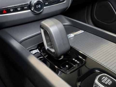 Volvo XC60 2.0 T6 AWD Recharge Core Auto