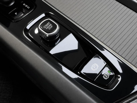 Volvo XC60 2.0 T6 AWD Recharge Core Auto