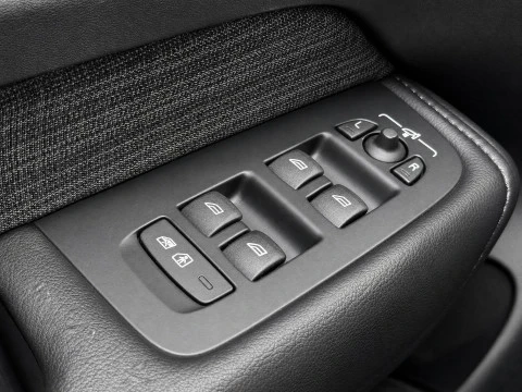 Volvo XC60 2.0 T6 AWD Recharge Core Auto