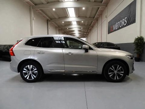 Volvo XC60 2.0 T6 AWD Recharge Core Auto