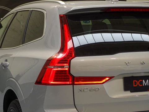 Volvo XC60 2.0 T6 AWD Recharge Core Auto