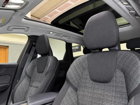 Volvo XC60 2.0 T6 AWD Recharge Core Auto