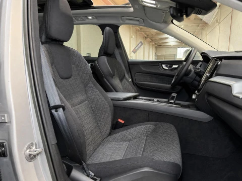 Volvo XC60 2.0 T6 AWD Recharge Core Auto