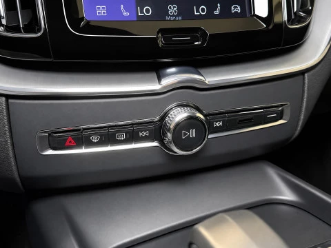 Volvo XC60 2.0 T6 AWD Recharge Core Auto