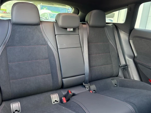 Mercedes-Benz CLA  350 4MATIC SB con tecnologia EQ