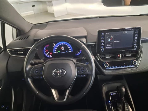 Toyota Corolla 1.8 HYBRID ACTIVE TECH E-CVT 4P