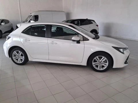 Toyota Corolla 1.8 HYBRID ACTIVE TECH E-CVT 4P